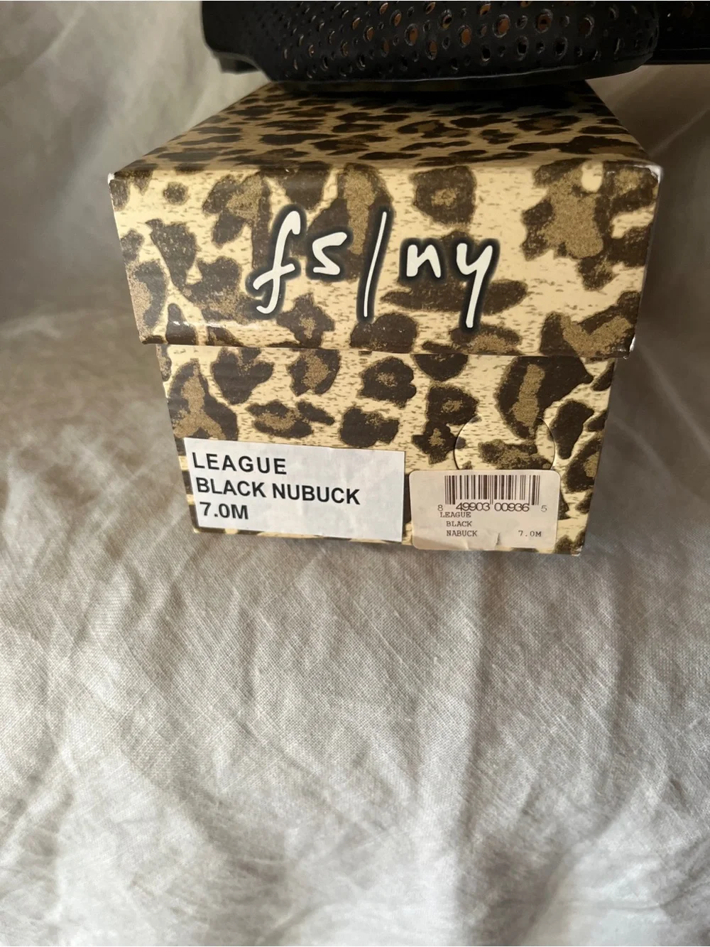 sf/ny League Nubuck Black Flats Size 7. NIB